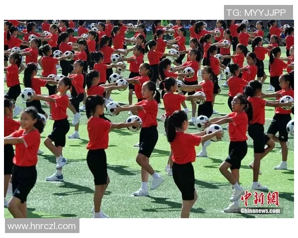 活力青春律动展风采足球星宝贝携手共舞魅力足球操